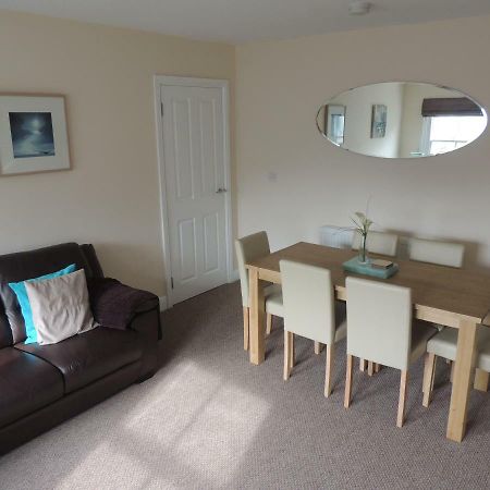 Apartment 2, 27 Skinner Street Уитби Екстериор снимка