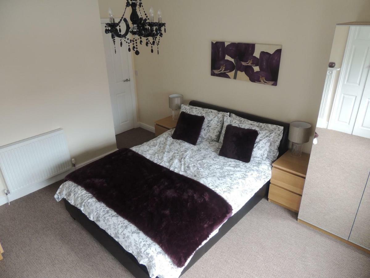 Apartment 2, 27 Skinner Street Уитби Екстериор снимка