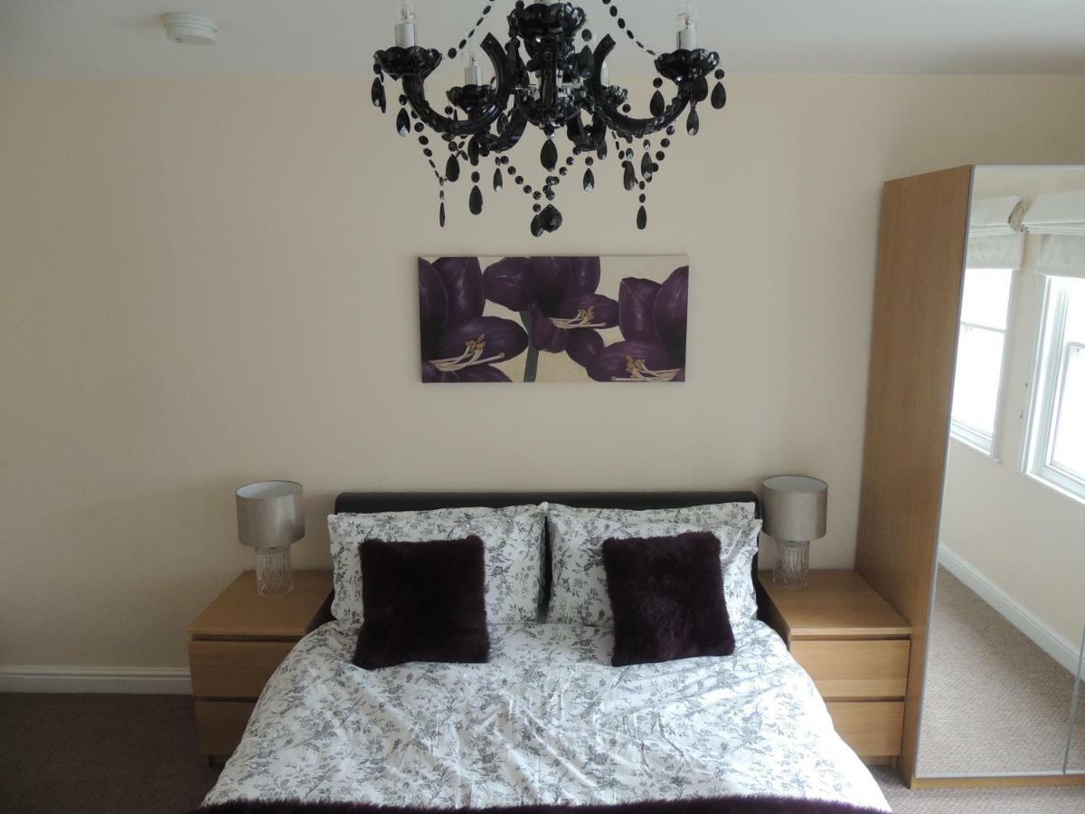 Apartment 2, 27 Skinner Street Уитби Екстериор снимка